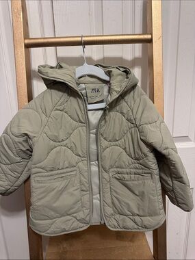 Zara Kids Quilted Hooded Puffer Jacket in Olive Green